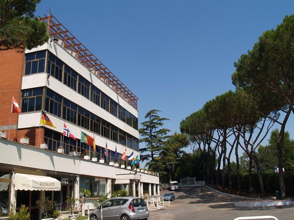 Hotel Romulus Exterior photo