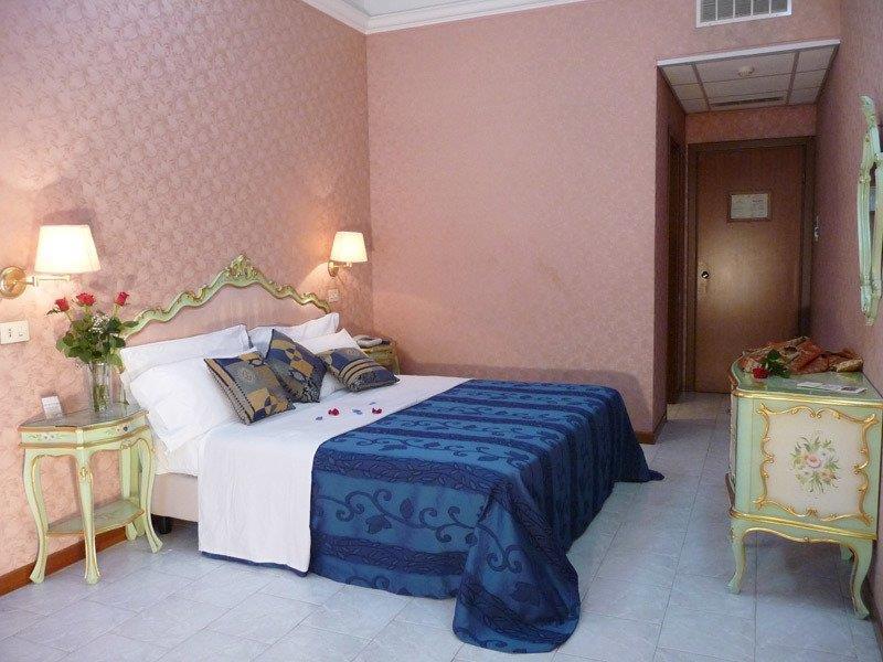 Hotel Romulus Room photo