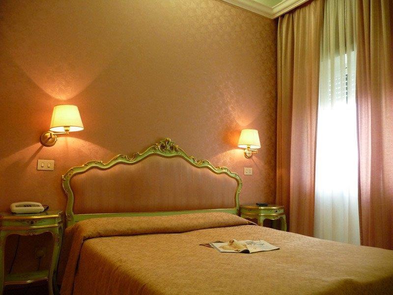 Hotel Romulus Room photo